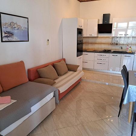 Apartmani R&B Radalj Makarska Eksteriør billede