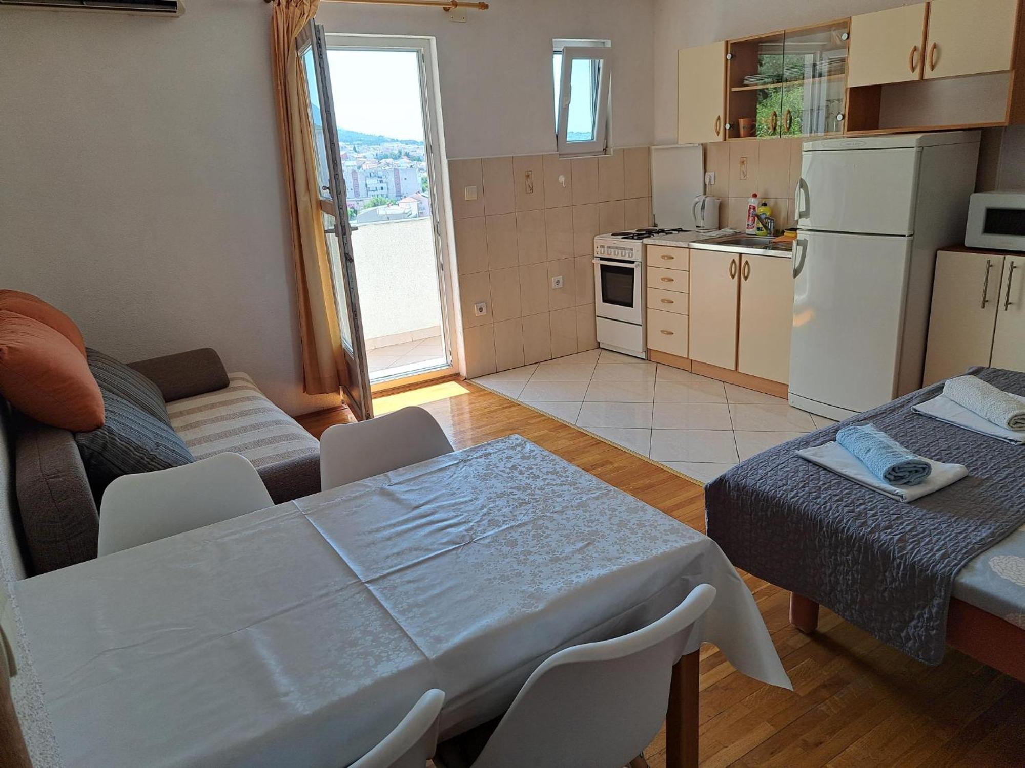 Apartmani R&B Radalj Makarska Eksteriør billede