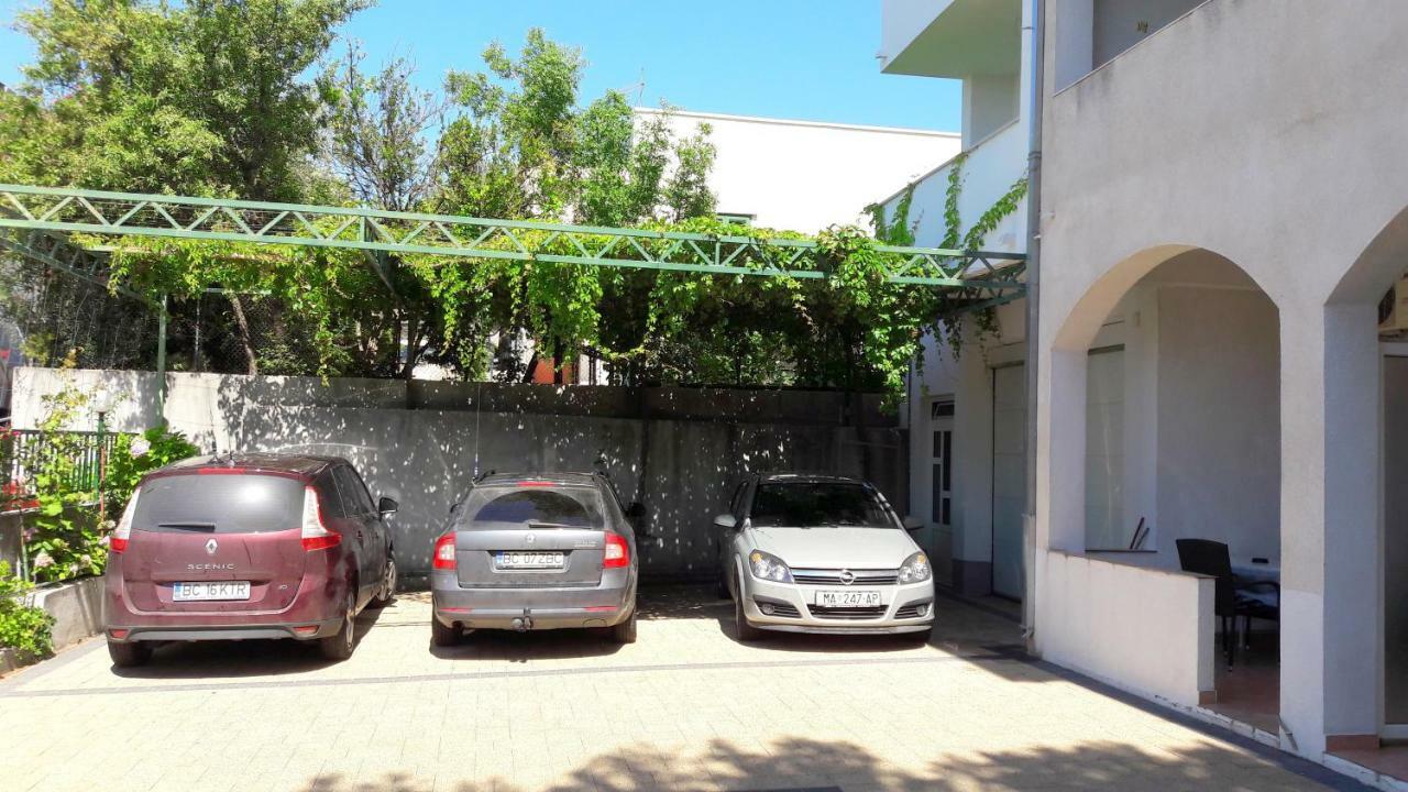 Apartmani R&B Radalj Makarska Eksteriør billede
