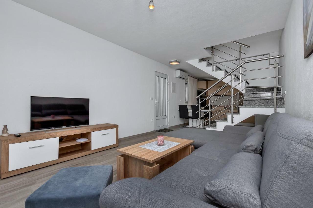 Apartmani R&B Radalj Makarska Eksteriør billede