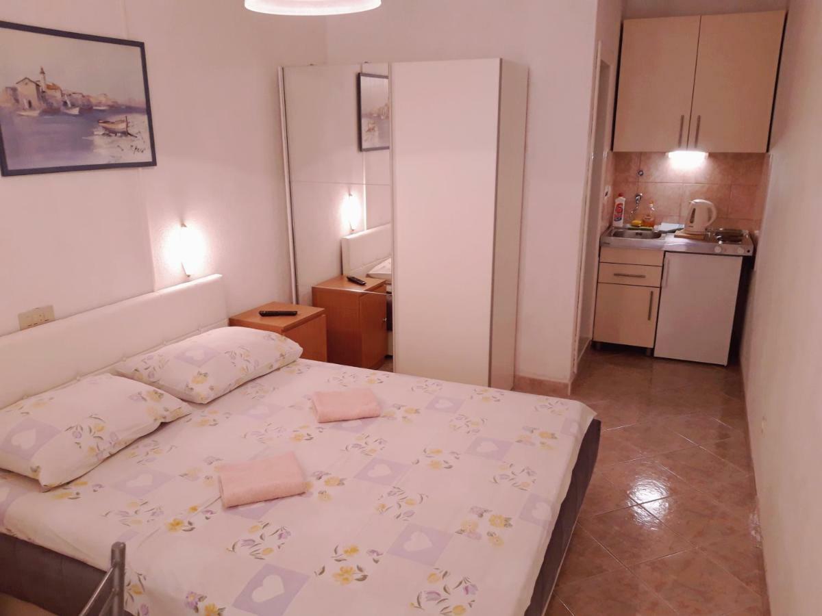 Apartmani R&B Radalj Makarska Eksteriør billede