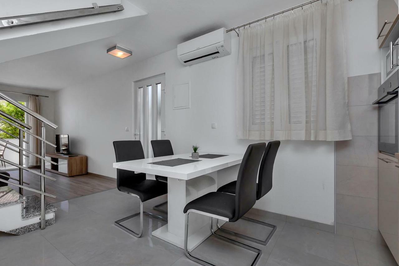 Apartmani R&B Radalj Makarska Eksteriør billede